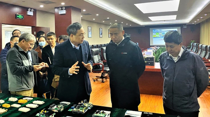 工業(yè)和信息化部黨組成員、副部長辛國斌蒞臨士蘭微電子調(diào)研