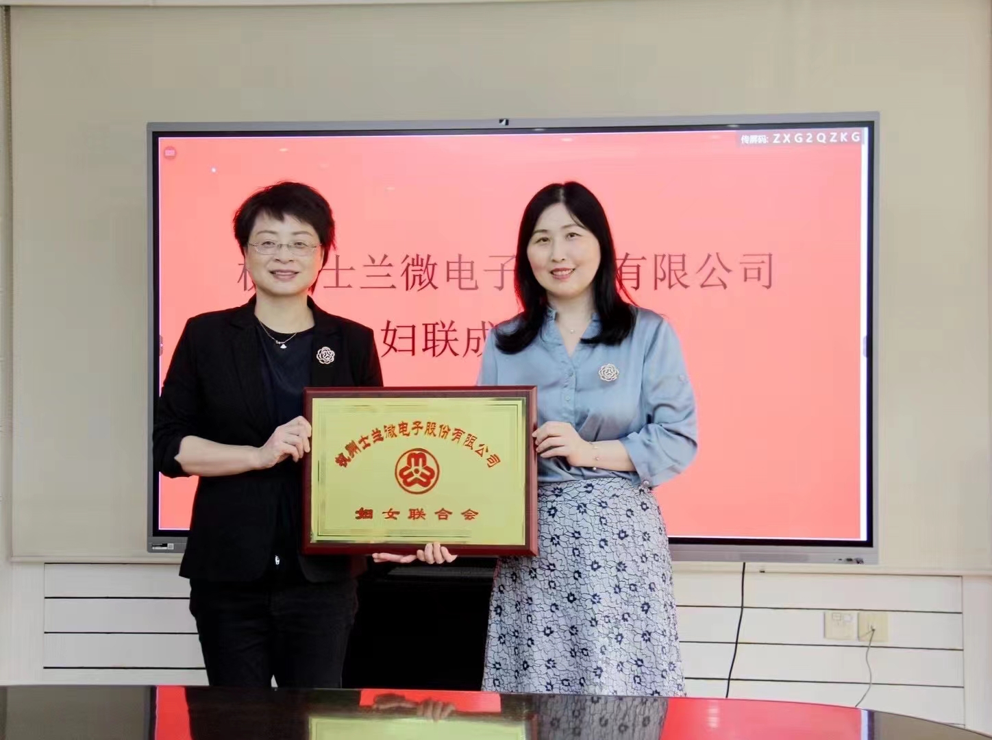 16239781432722047AJ9.jpg 16239781432722047AJ9.jpg